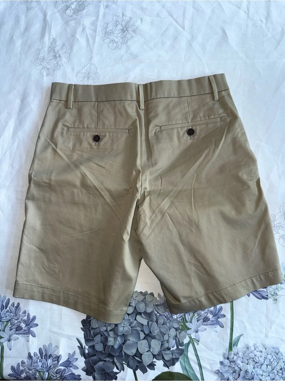 New unworn Banana Republic Men's Tan Flat Front Dress Shorts size 29